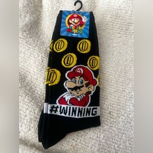 Mario Bros. Crew Socks unisex 6-12 black with logo Mario.